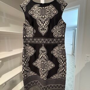 Roz & Ali Black and Cream Midi Dress